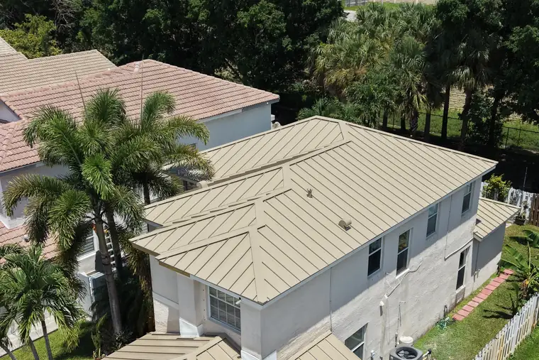 Standing seam residence, Miami-Dade